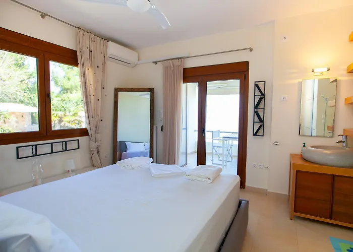 Lux Chalkidiki Close To The Sea
